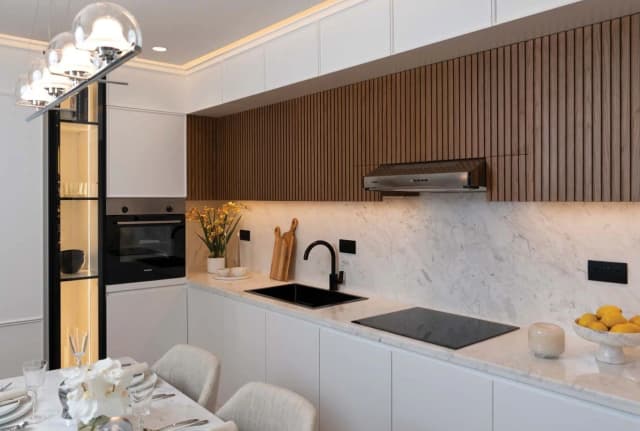 https://d13c6n7sgaw7ah.cloudfront.net/projects/images/bab-al-qasr-canal-view-residence-22-u02.webp