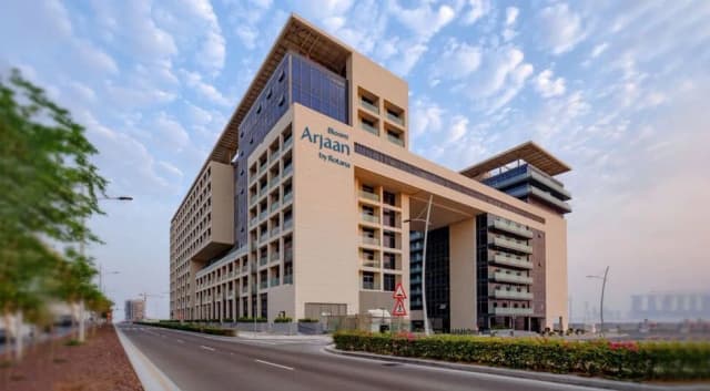 https://d13c6n7sgaw7ah.cloudfront.net/projects/images/bloom-arjaan-by-rotana-u04.webp