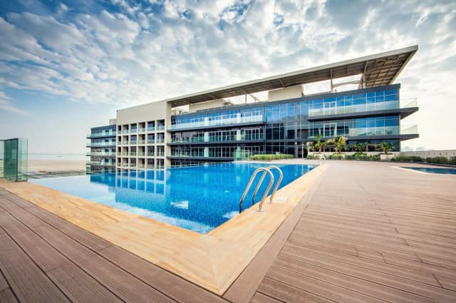 https://d13c6n7sgaw7ah.cloudfront.net/projects/images/bloom-arjaan-by-rotana-u06.webp