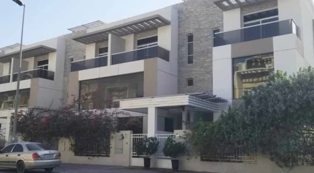 https://d13c6n7sgaw7ah.cloudfront.net/projects/images/goldenwoods-villas-u03.webp