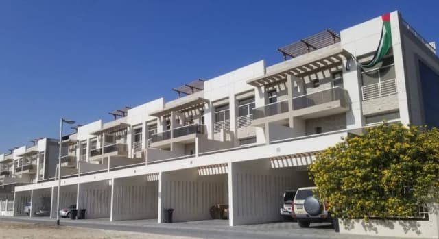 https://d13c6n7sgaw7ah.cloudfront.net/projects/images/goldenwoods-villas-u04.webp