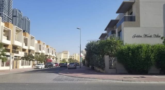 https://d13c6n7sgaw7ah.cloudfront.net/projects/images/goldenwoods-villas-u05.webp