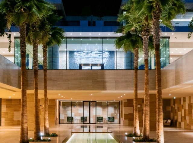 https://d13c6n7sgaw7ah.cloudfront.net/projects/images/one-at-palm-jumeirah-u04.webp