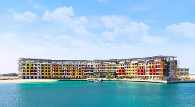 https://d13c6n7sgaw7ah.cloudfront.net/projects/images/portofino-hotel-u04.webp