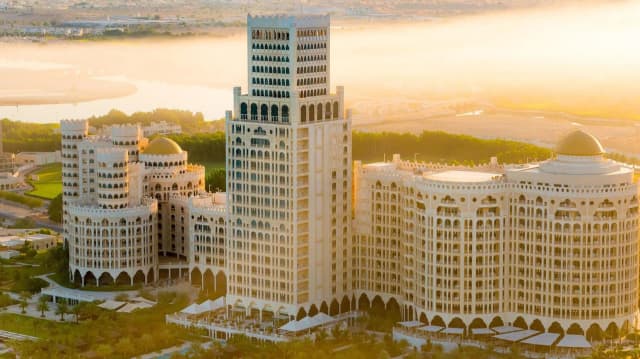https://d13c6n7sgaw7ah.cloudfront.net/projects/images/waldorf-astoria-residences-u04.webp