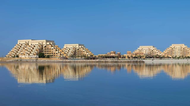 https://d13c6n7sgaw7ah.cloudfront.net/projects/images/bab-al-bahr-residences-u02.webp