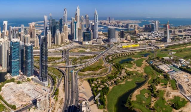 https://d13c6n7sgaw7ah.cloudfront.net/projects/images/golf-views-in-jlt-u02.webp