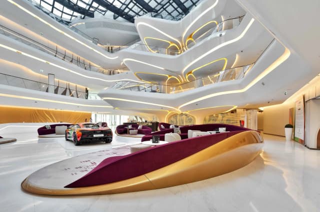 https://d13c6n7sgaw7ah.cloudfront.net/projects/images/opus-by-zaha-hadid-u09.webp